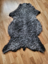 Ladda upp bild till gallerivisning, Fårskinn
