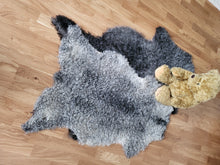 Ladda upp bild till gallerivisning, Fårskinn